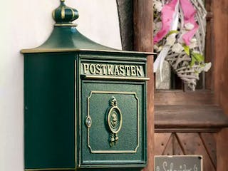 Briefkasten im rustikalen Stil