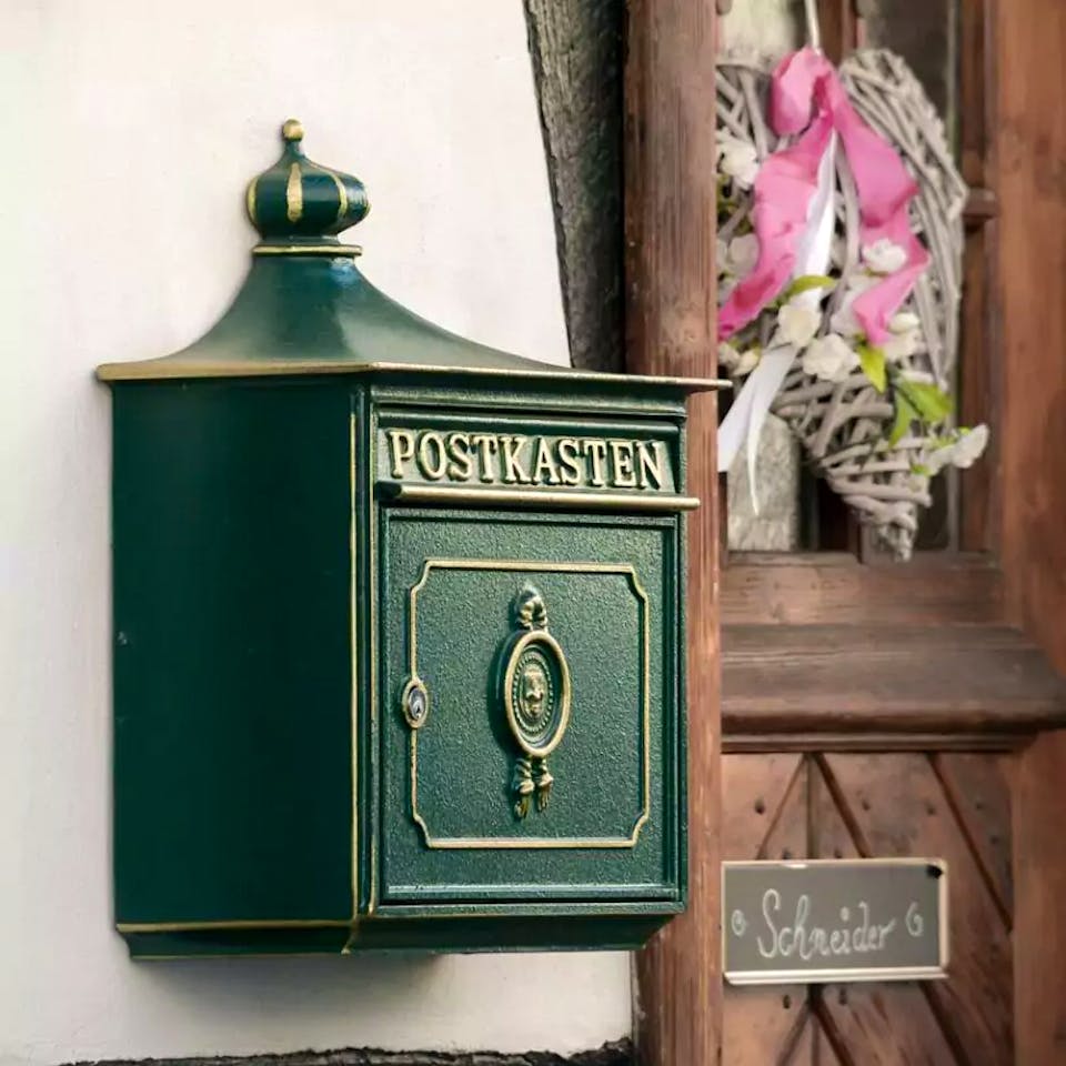 Briefkasten im rustikalen Stil