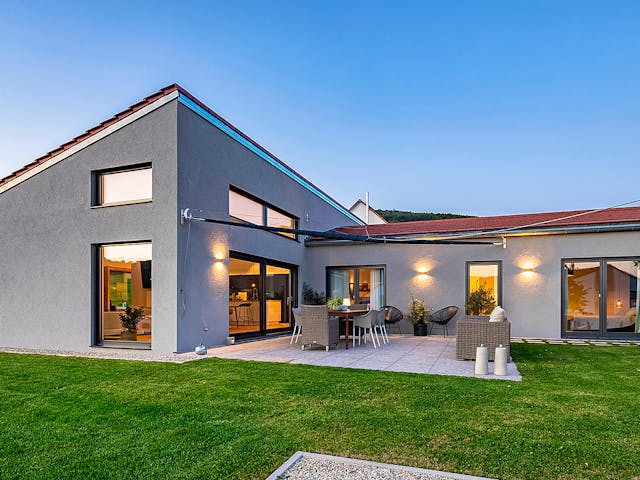 Fertighaus Bungalow Pultdach 150 von LUXHAUS Schlüsselfertig ab 485000€, Bungalow Außenansicht 1