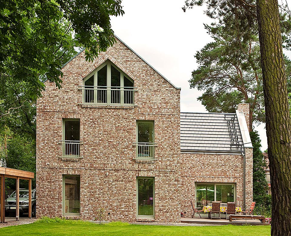 Massivhaus Christiansen von Mammen Bauunternehmen, Satteldach-Klassiker Außenansicht 2