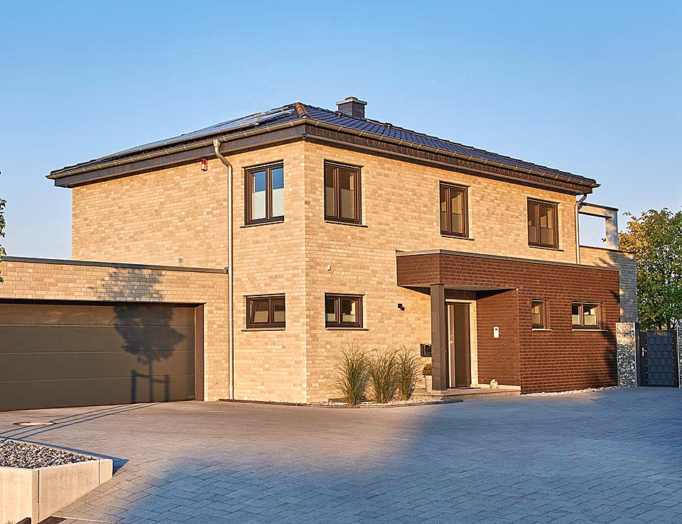 Massivhaus Elberfeld von Mammen Bauunternehmen, Stadtvilla Außenansicht 1