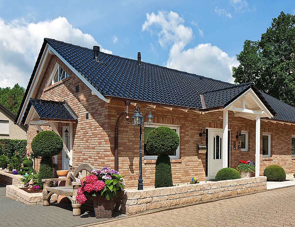 Massivhaus Ipsen von Mammen Bauunternehmen, Bungalow Außenansicht 1