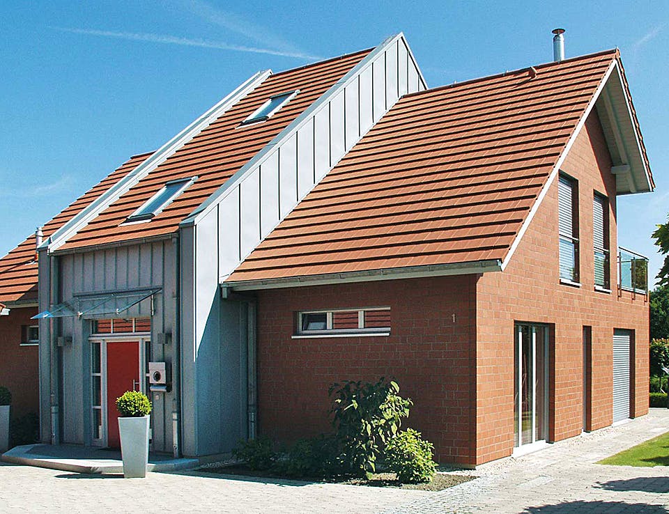 Massivhaus König von Mammen Bauunternehmen, Satteldach-Klassiker Außenansicht 2