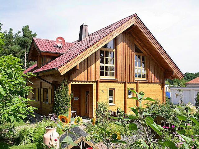 Blockhaus Mehlingen von Rems-Murr-Holzhaus Schlüsselfertig ab 509000€, Satteldach-Klassiker Außenansicht 3