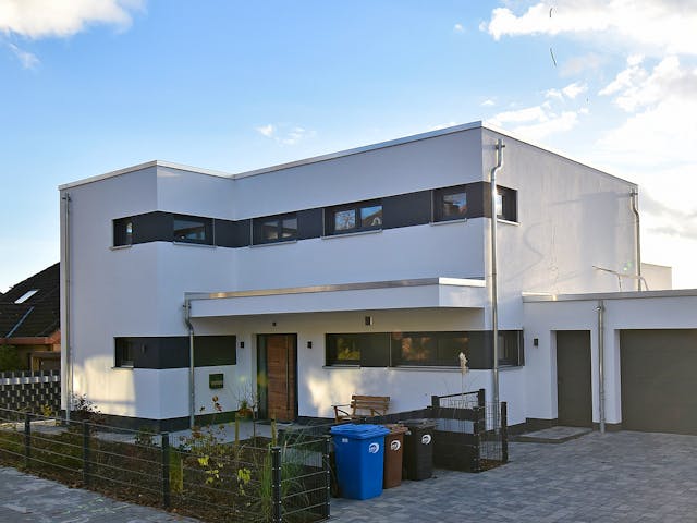 Massivhaus Ultramodern mit Panoramablick von RheinMassiv Massivhäuser, Cubushaus Außenansicht 1