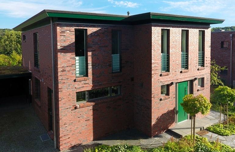 Massivhaus BLICKFANG von Kagebau, Stadtvilla Außenansicht 2