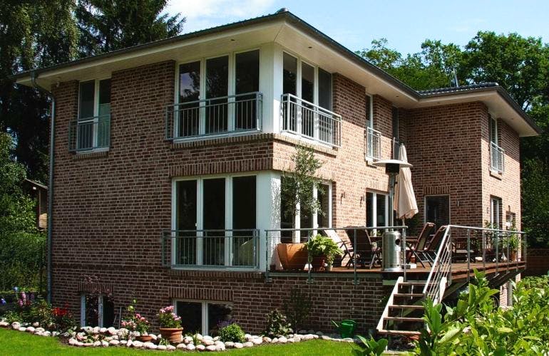 Massivhaus BUCHENHAIN von Kagebau, Stadtvilla Außenansicht 1