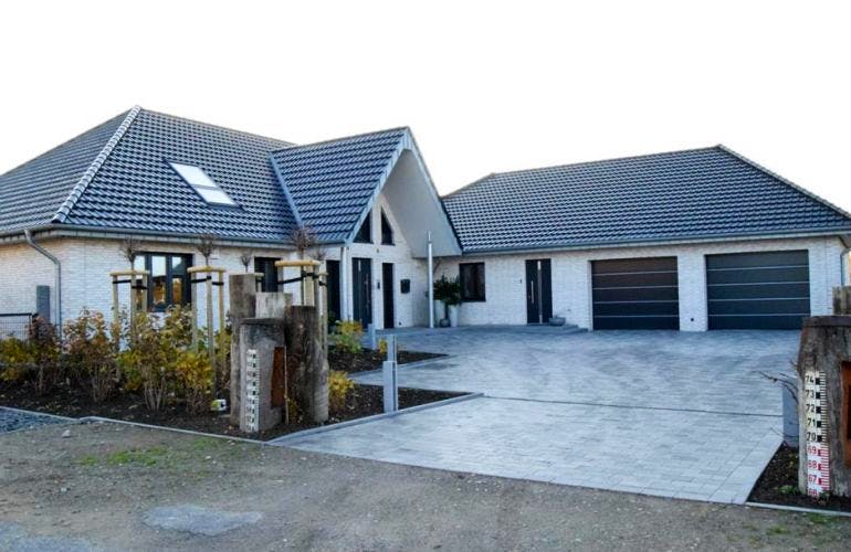 Massivhaus Bungalow Büsum von Hausbauplanung Nord, Bungalow Außenansicht 1