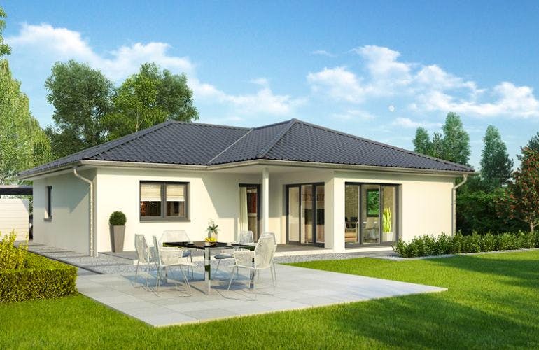 Massivhaus Bungalow Freiburg von HELMA MASSIVHAUS Schlüsselfertig ab 322050€, Bungalow Außenansicht 1