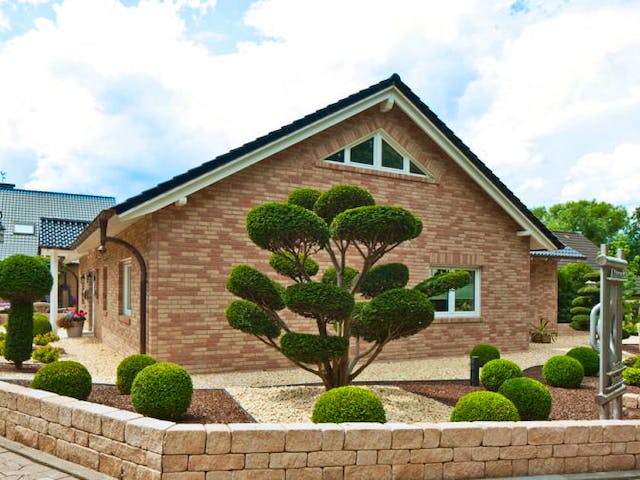Massivhaus Bungalow Ipsen von Zaunmüller Massivhaus, Bungalow Außenansicht 3