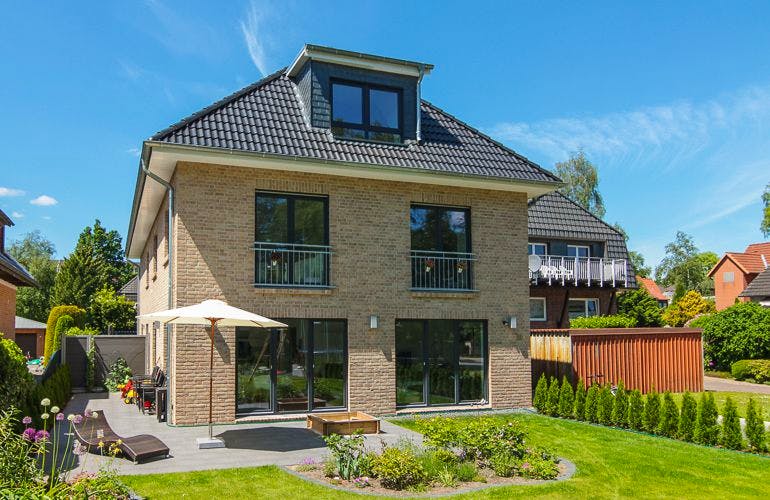 Massivhaus Duo Stadtvilla 130 von ECO System HAUS, Außenansicht 2
