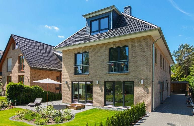 Massivhaus Duo Stadtvilla 130 von ECO System HAUS, Außenansicht 1