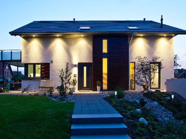 Massivhaus EFH Neubauer von Zaunmüller Massivhaus,  Außenansicht 2
