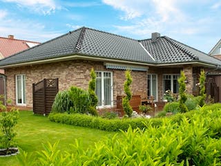 Massivhaus FEENTEICH von Kagebau, Bungalow Außenansicht 1