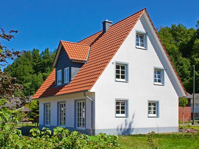 Massivhaus Friesenhaus 140 von ECO System HAUS Schlüsselfertig ab 300800€, Satteldach-Klassiker Außenansicht 1