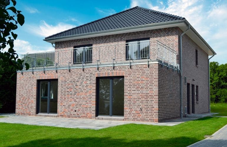 Massivhaus GENERATION von Kagebau, Stadtvilla Außenansicht 2