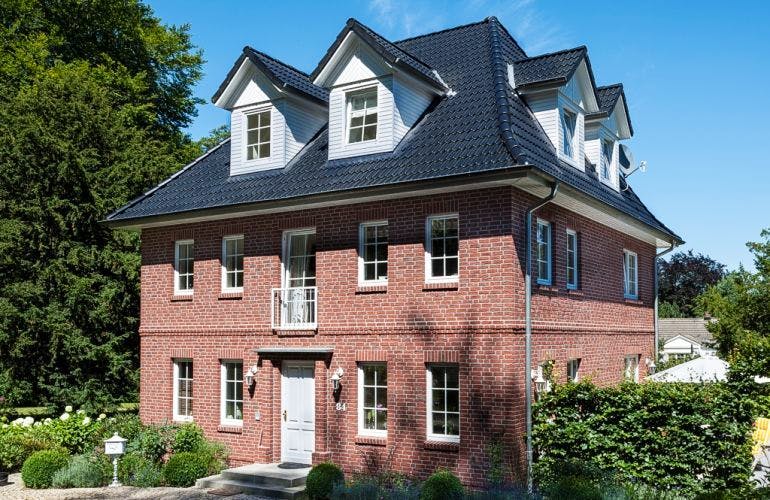 Massivhaus HANSEATIC von Kagebau, Stadtvilla Außenansicht 1