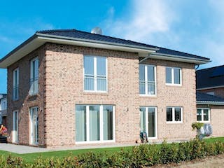 Massivhaus LINDENHOF von Kagebau, Stadtvilla Außenansicht 2