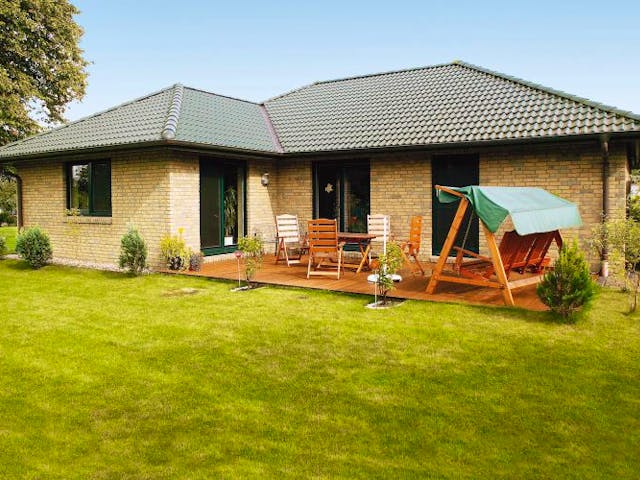 Massivhaus Matthias Claudius 126 A von Stoll Haus Schlüsselfertig ab 202600€, Bungalow Außenansicht 1 Massivhaus Matthias Claudius 126 A von Stoll Haus Schlüsselfertig ab 202600€, Bungalow Außenansicht 1