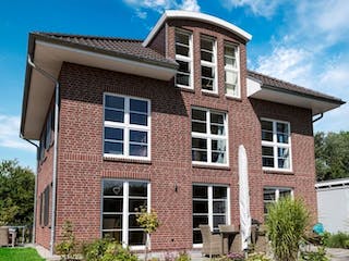 Massivhaus ROGGENKAMP von Kagebau, Stadtvilla Außenansicht 4