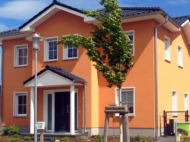 Massivhaus Stadtvilla Berlin von EWA Hausbau Schlüsselfertig ab 273990€, Stadtvilla Außenansicht 2
