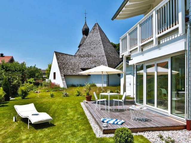 Fertighaus Vitalhaus Breitbrunn von Regnauer Hausbau Schlüsselfertig ab 416455€, Außenansicht 1 Fertighaus Vitalhaus Breitbrunn von Regnauer Hausbau Schlüsselfertig ab 416455€, Außenansicht 1