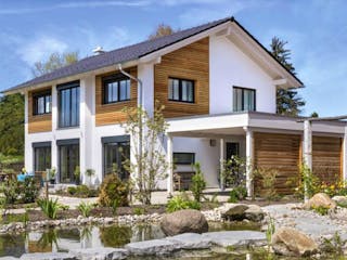Fertighaus Vitalhaus Glonn von Regnauer Hausbau, Satteldach-Klassiker Außenansicht 2
