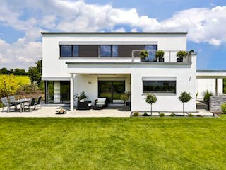 Fertighaus Vitalhaus Schwabach von Regnauer Hausbau Schlüsselfertig ab 671745€, Cubushaus Außenansicht 1