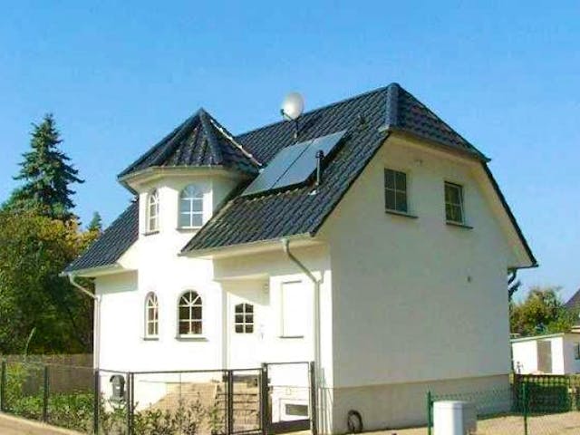 Massivhaus WHITE PEARL 130 von domoplan massivhaus,  Außenansicht 1