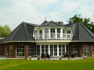 Massivhaus WHITE PEARL 238 von domoplan massivhaus, Außenansicht 1