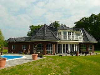 Massivhaus WHITE PEARL 238 von domoplan massivhaus, Außenansicht 2