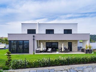 Massivhaus WimbergerHaus Kundenhaus Leitner von Wimberger Bau, Cubushaus Außenansicht 2