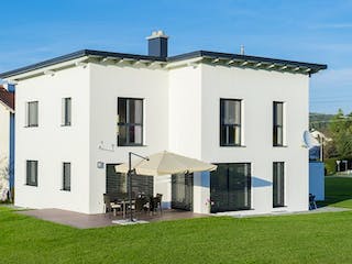 Massivhaus WimbergerHaus Kundenhaus Wurzinger von Wimberger Bau, Stadtvilla Außenansicht 2