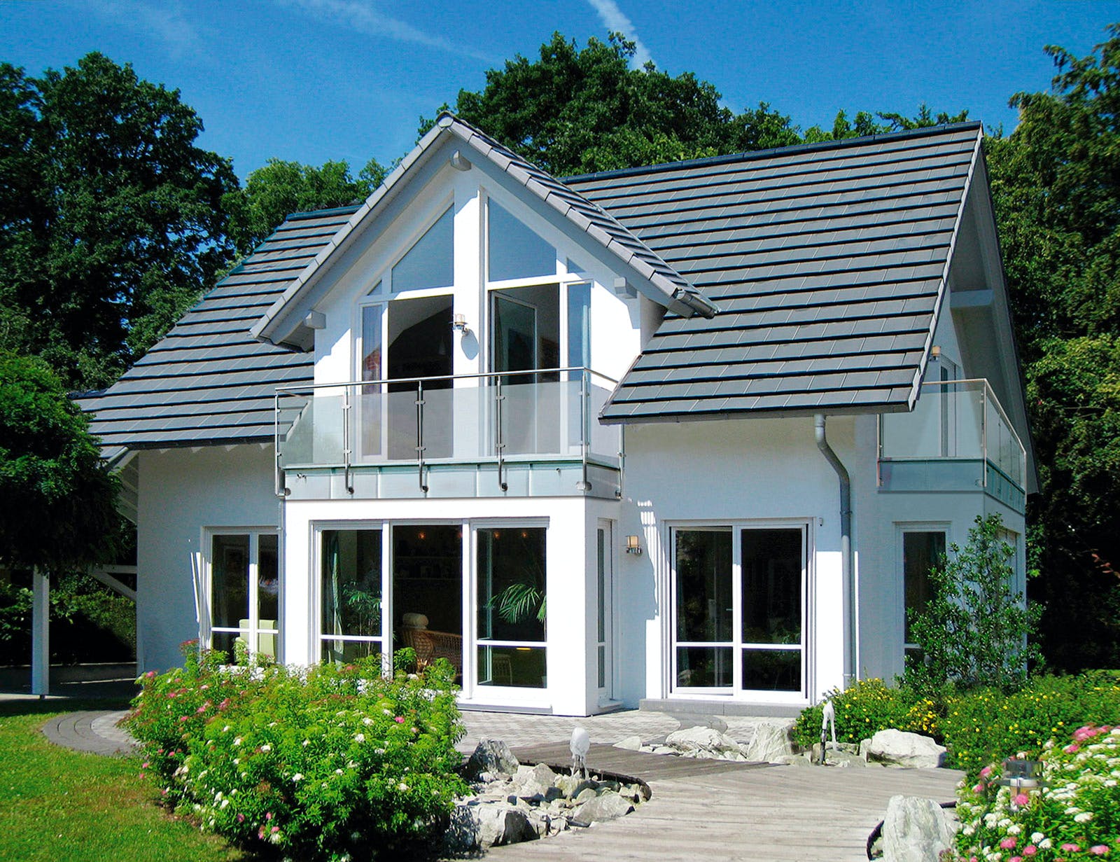 Fertighaus MH Bad Vilbel von Fertighaus WEISS Schlüsselfertig ab 358000€, Satteldach-Klassiker Außenansicht 1