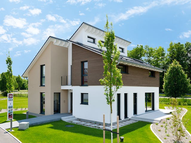 Fertighaus Musterhaus Günzburg von TALBAU-Haus Schlüsselfertig ab 520000€, Pultdachhaus Außenansicht 1