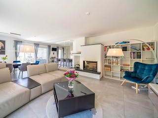 Massivhaus Massivhaus Thumann mit Satteldach und Sauna von MYMassivhaus, Satteldach-Klassiker Innenansicht 1