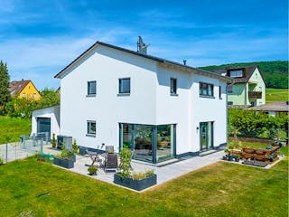 Massivhaus Massivhaus Thumann von MYMassivhaus, Satteldach-Klassiker Außenansicht 1