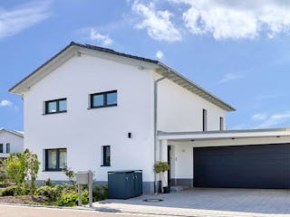 Massivhaus Passivhaus Biberach von MYMassivhaus, Satteldach-Klassiker Außenansicht 2