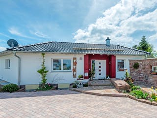 Blockhaus D158 Scheeder von Frammelsberger R. Ingenieur-Holzbau, Bungalow Außenansicht 1