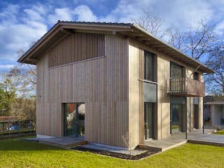 Fertighaus Haus Jacobi von Naturholzhaus Bayern, Satteldach-Klassiker Außenansicht 1