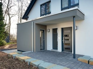 Fertighaus MH Bad Vilbel - NEO 312 von FingerHaus Schlüsselfertig ab 479927€, Satteldach-Klassiker Außenansicht 5