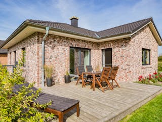 Massivhaus Bredenbek von Nissen Massivhaus, Bungalow Außenansicht 3