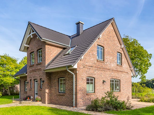 Massivhaus Flemhude von Nissen Massivhaus, Satteldach-Klassiker Außenansicht 1