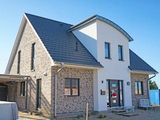 Massivhaus Friedrichsort von Nissen Massivhaus, Satteldach-Klassiker Außenansicht 2