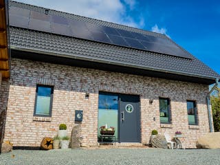 Massivhaus Holtenau von Nissen Massivhaus, Satteldach-Klassiker Außenansicht 3