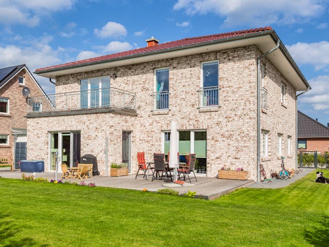 Massivhaus Neumünster von Nissen Massivhaus, Stadtvilla Außenansicht 1