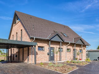 Massivhaus Schönbek von Nissen Massivhaus, Satteldach-Klassiker Außenansicht 1