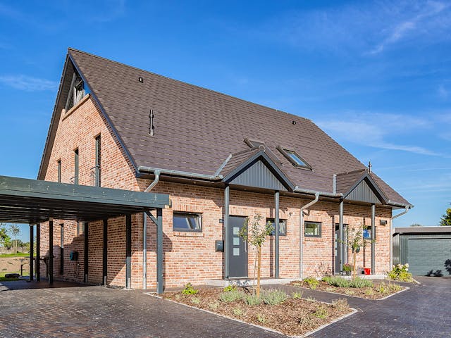 Massivhaus Schönbek von Nissen Massivhaus, Satteldach-Klassiker Außenansicht 1