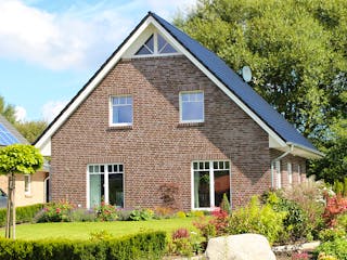 Massivhaus Westensee von Nissen Massivhaus, Satteldach-Klassiker Außenansicht 1