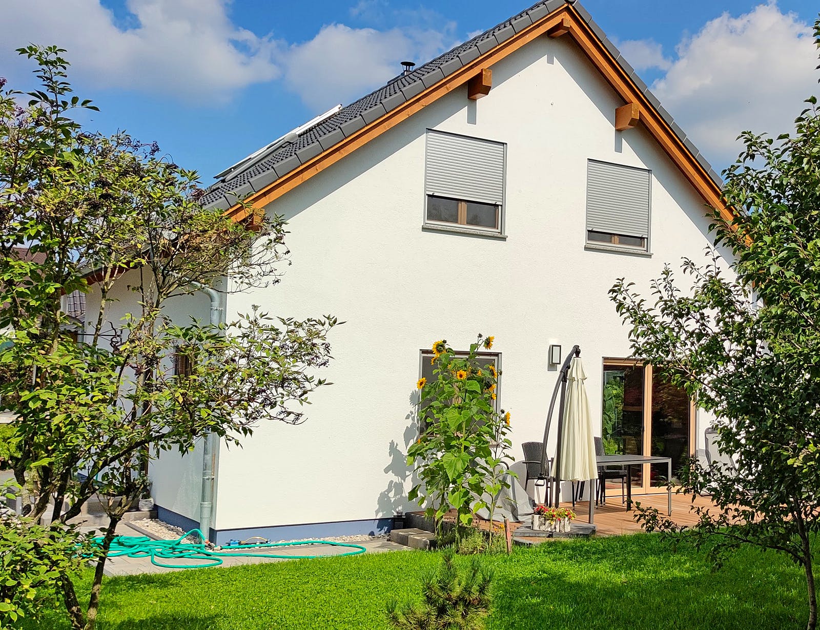 Fertighaus Haus Baier von Gebrüder Noack Holzbau Schlüsselfertig ab 324000€, Satteldach-Klassiker Außenansicht 2